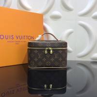 LV路易威登2023专柜新款M42266 M44495 LV老花Nice迷你化妆包 ydh5413