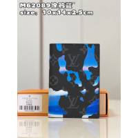 LV專櫃2023新款Room with a View系列護照套 M62089塗鴉藍 路易威登飄浮雲朵圖案護照套 dn1409