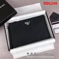 PRADA普拉達 專櫃同步 最新款式 限量版 時尚男士手包 2NH006 DD1249