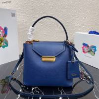 prada女包 普拉達2020專櫃爆款 1BN012 Prada十字紋牛皮肩背女包 Prada手提水桶包  pyd2337