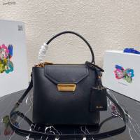 prada女包 普拉達2020專櫃爆款 1BN012 Prada十字紋牛皮肩背女包 Prada手提水桶包  pyd2338