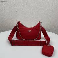 prada女包 普拉達2020新款nylon Hobo手拎包 時尚百搭 prada腋下包 1BH204 Prada單肩斜挎包  pyd2388