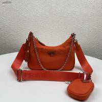 prada女包 普拉達2020新款nylon Hobo手拎包 時尚百搭 prada腋下包 1BH204 Prada單肩斜挎包  pyd2389