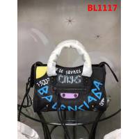 BALENCIAG巴黎世家 歐洲水貨 Balenciaga city小黑釘 限量原廠爆裂紋羊皮黑白塗鴉 手提包  BL1117