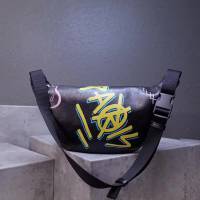 BALENCIAG巴黎世家 頂級原版品質 EXPLORER塗鴉款胸包 腰包 182788  BL1541
