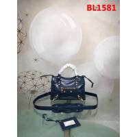 BALENCIAG巴黎世家 義大利進口 原版油蠟頭層牛皮 香皮小銀釘 時尚百搭 手提肩背斜挎包  BL1581
