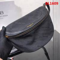 BALENCIAG巴黎世家 火爆 帆布拼牛皮 可做胸包 斜挎 單肩包 91869  BL1609
