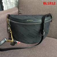 BALENCIAG巴黎世家 半月腰包 帆布材質 滿飾Balenciaga標識提花  BL1812
