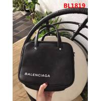 BALENCIAG巴黎世家 18新款枕頭包 可手提肩背  BL1819