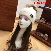 FENDI芬迪 新款羊絨配狐狸毛球 原單帽子圍巾套裝 時尚又保暖 LLWJ7908