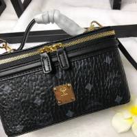 MCM女包 原單 30913 爆款MCM Rockstar化妝包 明星同款 百搭款女手提包 MCM單肩斜挎包  mdmc1379