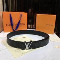 路易威登LV LV INITIALES 雙面腰帶 暗色釕金搭扣 小牛皮男款腰帶  xfp1112