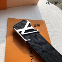路易威登LV 原單品質LV Initiales 40mm 黑色水波紋腰帶 經典款男士皮帶 M9229  xfp1382