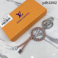 路易威登LV 頂級原單 M63082粉色 LV Circle為特色 Very包飾與鑰匙扣 鑰匙環 彈簧扣上刻有路易威登簽名字樣  ydh1042