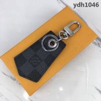 路易威登LV 頂級原單 M67916黑格 ENCHAPPES 鑰匙扣 刻有路易威登品牌標識  ydh1046
