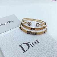 Dior飾品 迪奧經典熱銷款字母三環手鐲 Dior三層復古鑲鑽手鐲  zgd1182