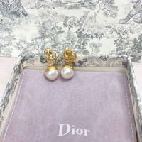 Dior飾品 迪奧專櫃最新款耳釘珍珠耳環  zgd1237