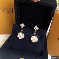 Louis Vuitton純銀飾品 路易威登單鑽雙花白貝母耳釘 LV四葉草鏈條吊墜耳環耳吊  zglv1960