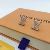 Louis Vuitton新款飾品 路易威登經典字母鑲鑽耳釘 LV女士銀色簡約字母耳環  zglv2233
