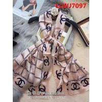 CHANEL香奈兒經典真絲系列 經典方格雙Clogo真絲圍巾 LLWJ7097