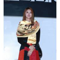 Dior秋冬新款女士羊絨披肩圍巾 迪奧戒指絨長巾  mmj1201
