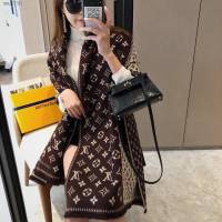 Louis Vuitton女款披肩圍巾 路易威登經典Monogram圖案大圍巾 LV拼色字母邊框提花圍巾  mmj1341