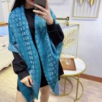 Louis Vuitton秋冬新款女士圍巾 路易威登明星同款圍巾 真絲羊毛LV披肩大方巾  mmj1706