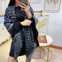 Louis Vuitton秋冬新款女士圍巾 路易威登明星同款圍巾 真絲羊毛LV披肩大方巾  mmj1711