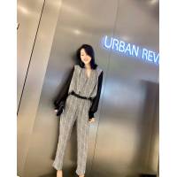 Chanel香奈兒 法國專櫃同步新款 15春夏新款 寬鬆版型 低腰 慵懶豎條紋連體褲  xly1001