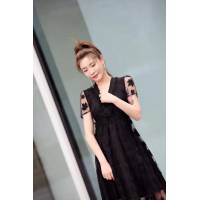 Chanel香奈兒 法國專櫃同步新款 2019新款 蕾絲鉤花 性感V領 X型收腰展擺 古典氣質 女連衣裙  xly1156