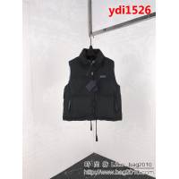 PRADA普拉達 18秋冬新款 胸口品牌logo 男款棉服馬甲 ydi1526