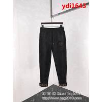 FENDI芬迪 專櫃同步 2018年秋冬季新款 潮流時尚 男款絲絨套裝 ydi1643
