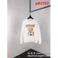 MOS莫斯奇諾 18ss 小熊彩燈耶誕節限量款圓領衛衣 純棉加絨面料 保暖性高 高版本男女同款 ydi2351
