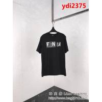 Fend芬迪 19ss早春新款 官網同步發售 錯亂字母印花 白色男款短袖 ydi2375