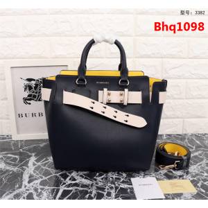 BURBERRY巴寶莉 小號 敞口式托特包款「The Belt 貝爾特包 正面飾有 Burberry 字母壓花徽標 可手提斜背  Bhq1098