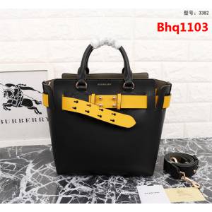 BURBERRY巴寶莉 小號 敞口式托特包款「The Belt 貝爾特包 正面飾有 Burberry 字母壓花徽標 可手提斜背  Bhq1103
