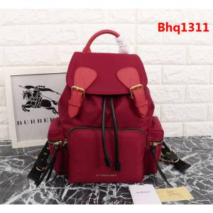 BURBERRY巴寶莉 中號 The Rucksack軍旅背包 3D立體徽標 多功能雙肩包  Bhq1311