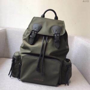 Burberry專櫃新款雙肩包 巴寶莉The Rucksack軍旅男女通用背包  db1021