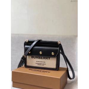 Burberry專櫃新款女包 白色帆布拼接小牛皮巴寶莉單肩斜挎包  db1025