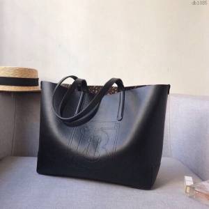 Burberry專櫃新款女包 大號Burberry壓花徽章 巴寶莉敞口托特包  db1085