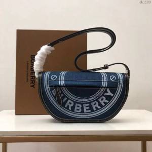 Burberry專櫃新款女包 巴寶莉時裝秀款肩背包 徽標圖案牛仔布腋下包  db1109