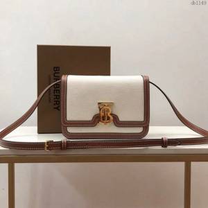 Burberry專櫃新款女包 巴寶莉雙色帆布TB小號斜挎包單肩包  db1149