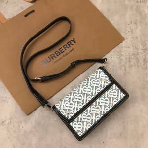 Burberry專櫃新款女包 巴寶莉品牌Horseferry印花斜背包  db1162