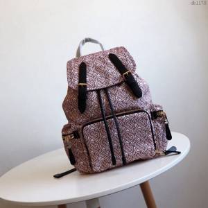 Burberry專櫃新款雙肩包 巴寶莉The Rucksack中號專屬標識印花尼龍軍旅背包  db1178