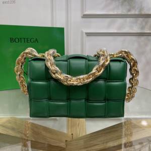 Bottega veneta高端女包 96008賽車綠 寶緹嘉新款枕頭鏈條包 BV經典款單肩斜挎手提女包  gxz1235