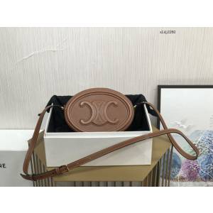 Celine專櫃2022新款經典凱旋門Logo大月餅包斜挎女包 賽琳OVAL CUIR TRIOMPHE大光滑牛皮革橢圓形手袋 sldj2260