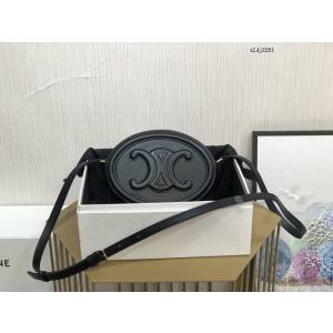 Celine專櫃2022新款經典凱旋門Logo大月餅包斜挎女包 賽琳OVAL CUIR TRIOMPHE大光滑牛皮革橢圓形手袋 sldj2261