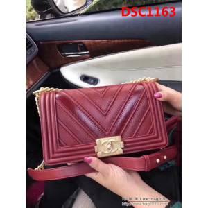 香奈兒CHANEL 67086 經典暢銷款 最新火爆拼皮大V刺繡 肩背斜挎鏈條包 DSC1163