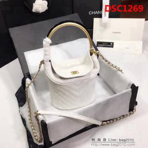 香奈兒CHANEL 57861 2018款徽章水桶包 時尚簡約風格 DSC1269