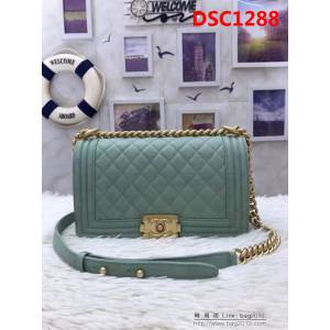 香奈兒CHANEL 2018秋冬爆款leboy系列67086菱格細球紋單肩斜挎鏈條包 DSC1288